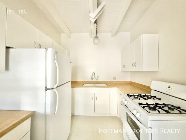 Photo - 11940 Laurelwood Dr Unit 18