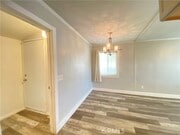 Photo - 539 W George St
