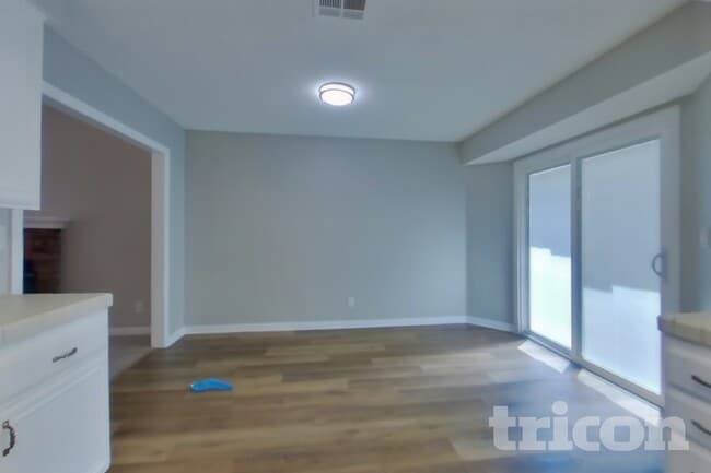 Photo - 43257 Echard Ave