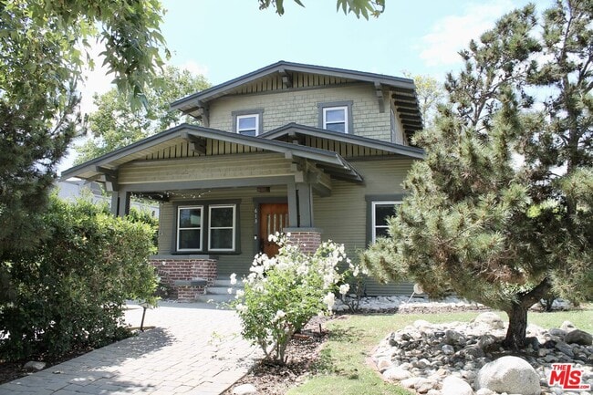 Building Photo - 613 N Lucerne Blvd