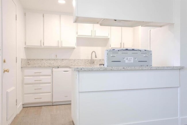 Building Photo - 12798 Kiowa Rd Unit 2