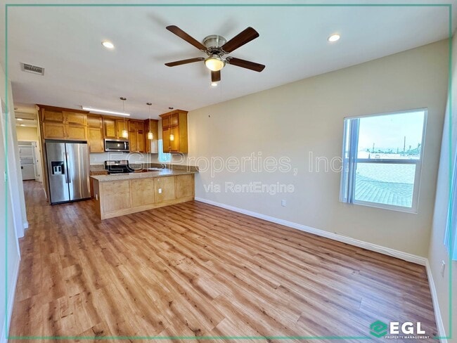 Photo - 4501 1/2 S Gramercy Pl