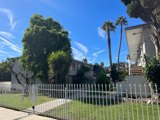 Photo - 14636-14638 Moorpark St