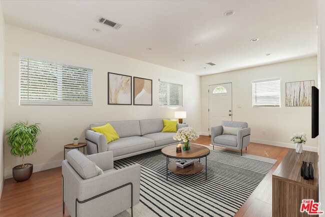 Building Photo - 1206 Beachwood Dr
