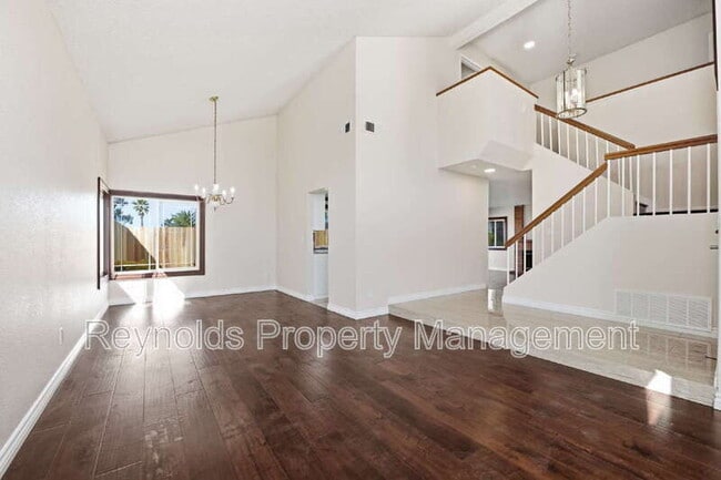 Photo - 9462 Pipilo St