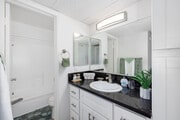 1BR, 1BA - 800SF - Bathroom - Ridgegate Apartments