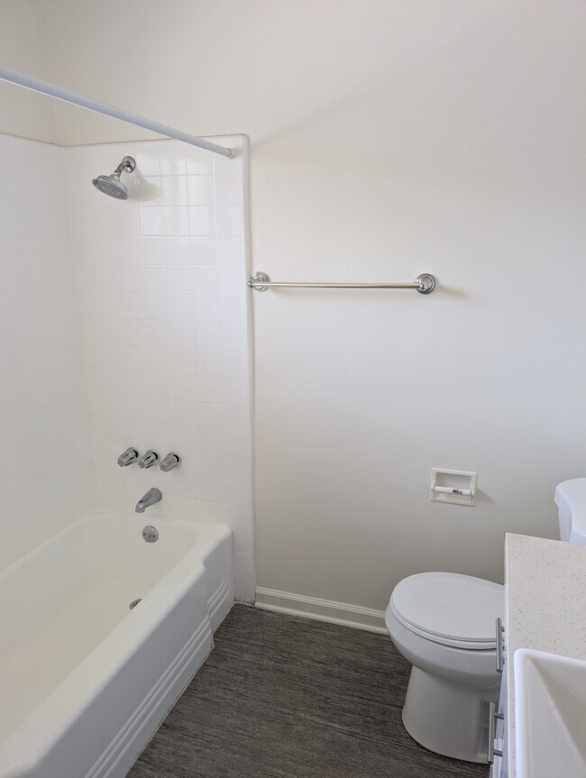 Photo - Oasis Apartments