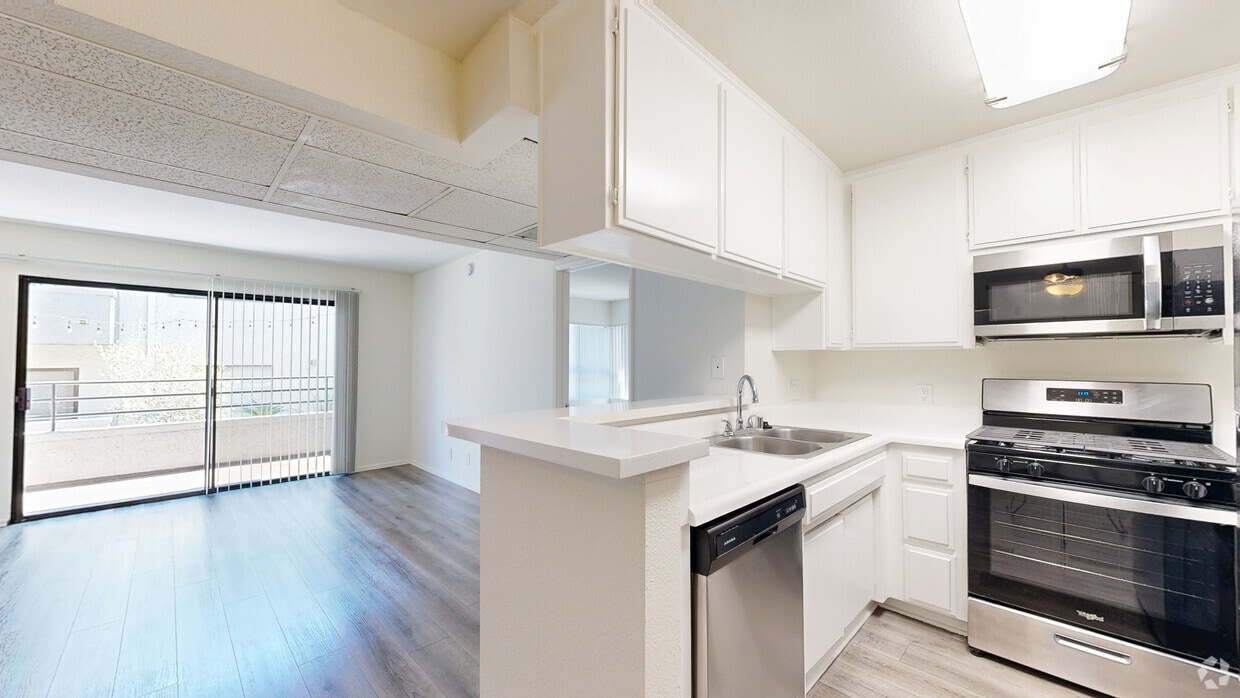 3D Tour - Campus Crossing Apartments - Northridge
