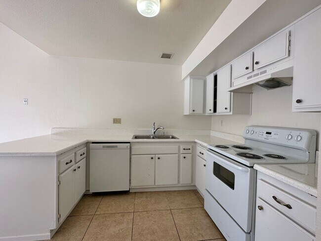 Photo - 7007 Pembridge Ln