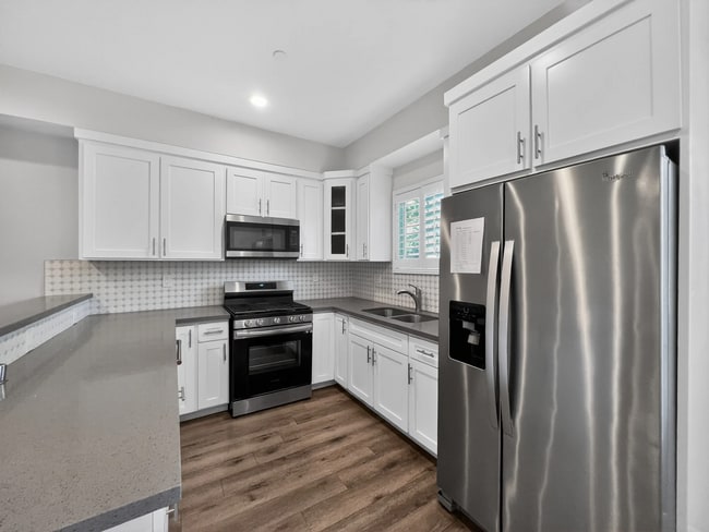 Photo - 2013 Raymond Ave Unit 2013 Raymond Ave-3B3B