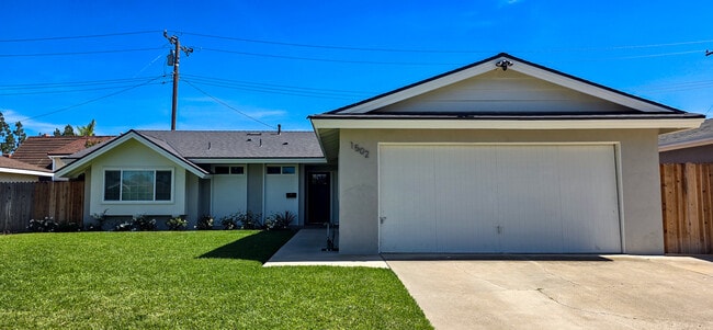 Photo - 1502 W Hemlock Way House