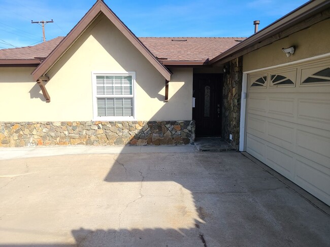 Photo - 851 Taft Ave