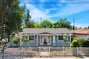 Photo - 304 N Waverly St House