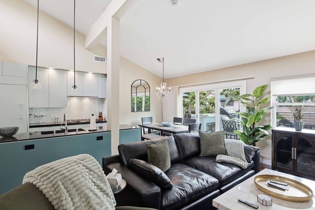 Building Photo - 1918 Marshallfield Ln Unit A