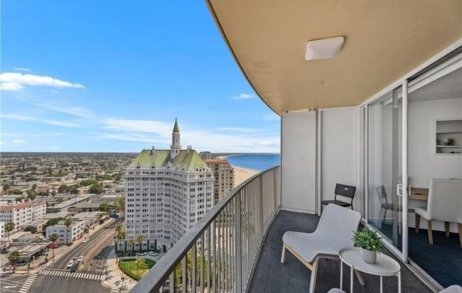 Building Photo - APARTMENT