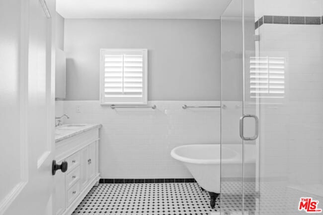 Photo - 329 N Swall Dr Unit 329