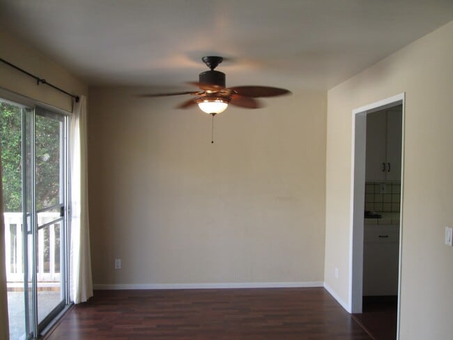 Photo - 2BD/1BA Upper Unit in Cardiff