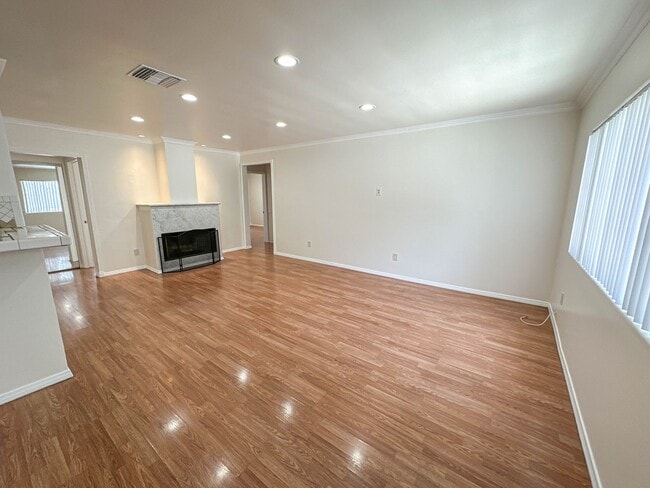 Photo - COMING SOON! Charming Reseda 4 Bedroom PLUS Office for Rent!