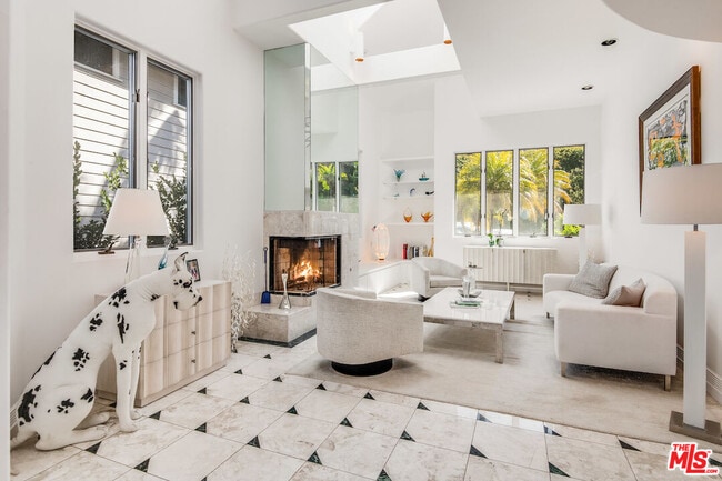 Photo - 227 Fowling St