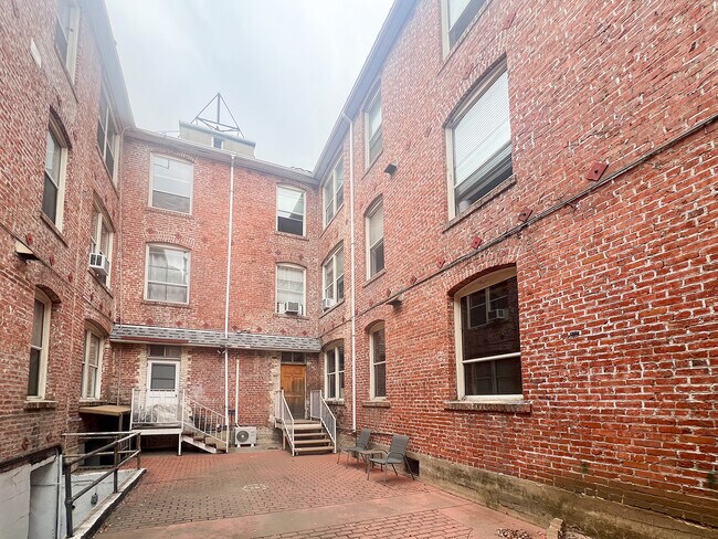 Photo - 6128 Wilshire Blvd