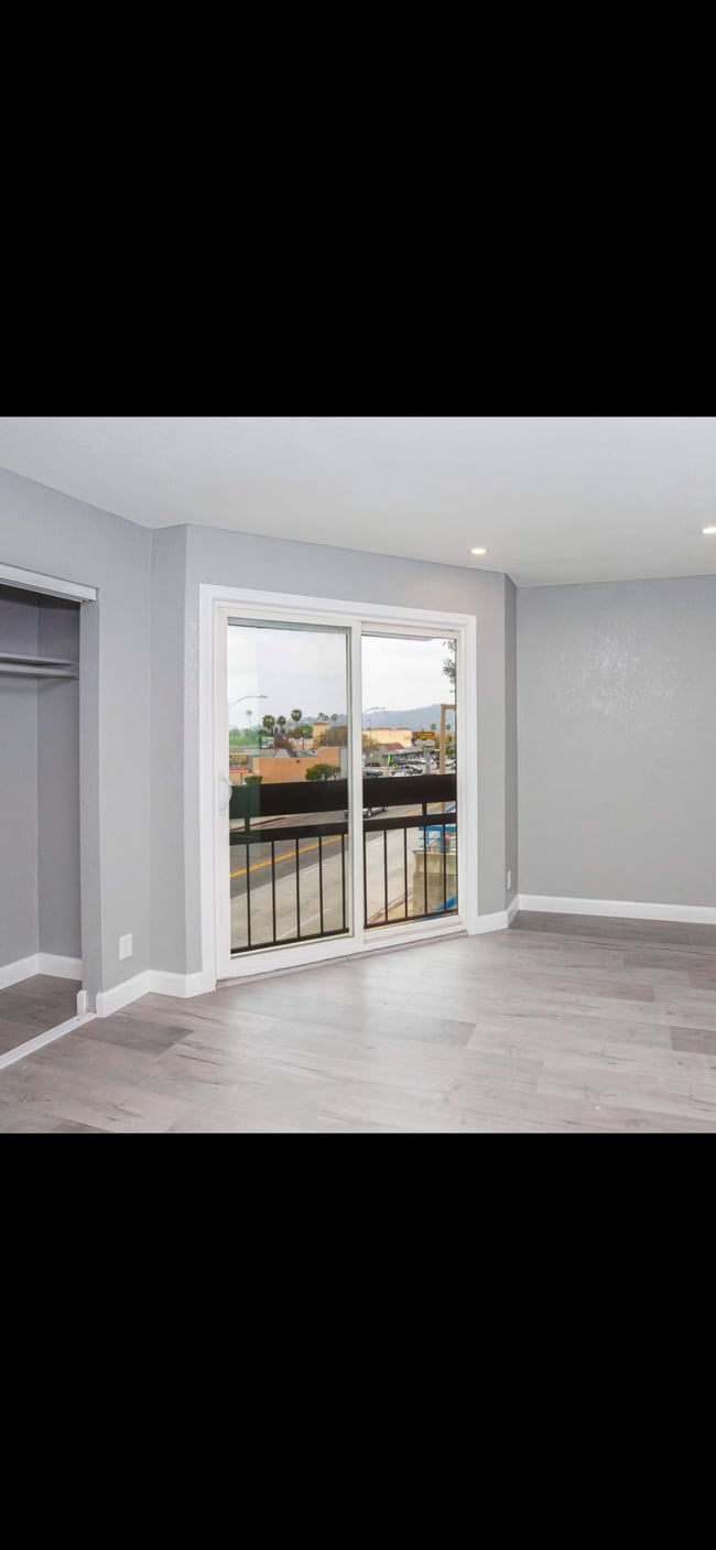 Photo - 1031 Mariposa St