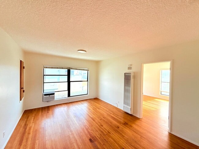 Building Photo - 2270 White St Unit 2272 White St. #2