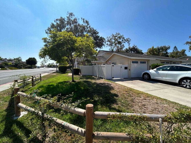 Photo - 357 Winsome Pl