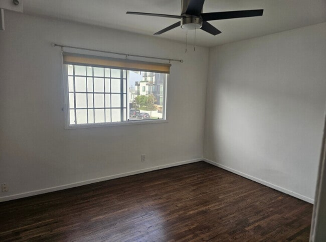 Photo - 1536 S Orange Grove Ave