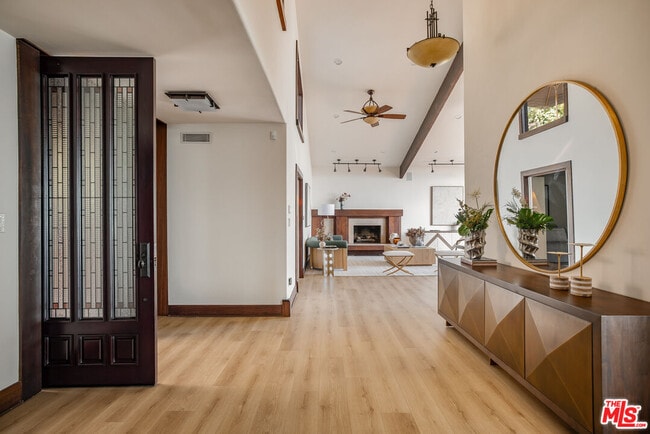 Photo - 620 Resolano Dr