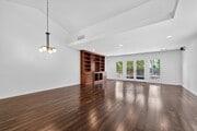 Photo - 13047 Dickens St