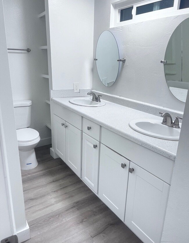 Photo - 1327 W. Civic Center