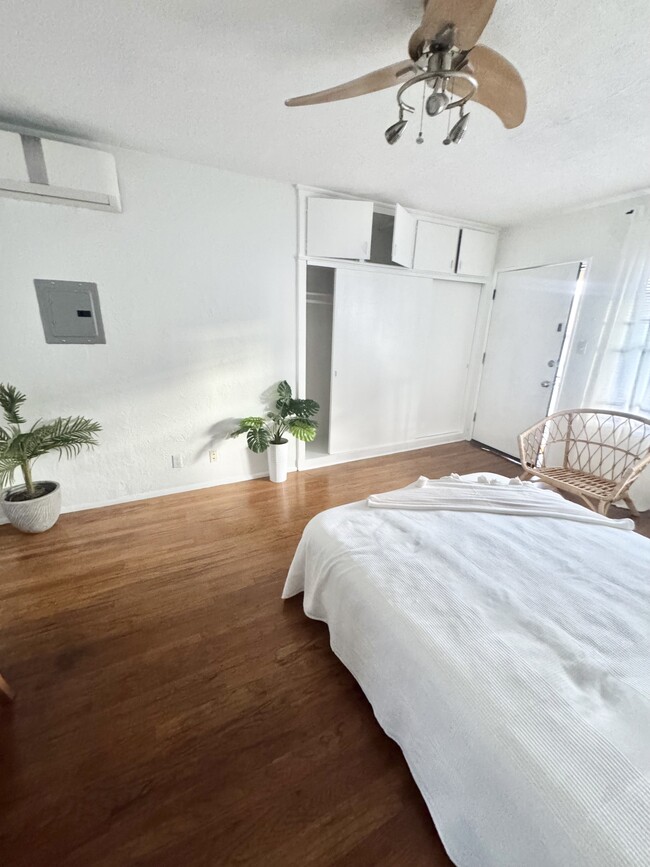 Photo - 1751 Winona Blvd Unit 6