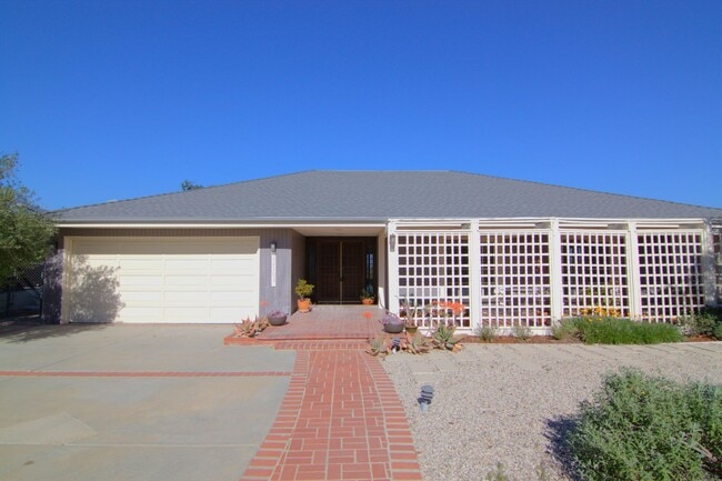 Photo - Architect’s Dream with Panoramic Valley Views in Private Calabasas Cul-de-Sac