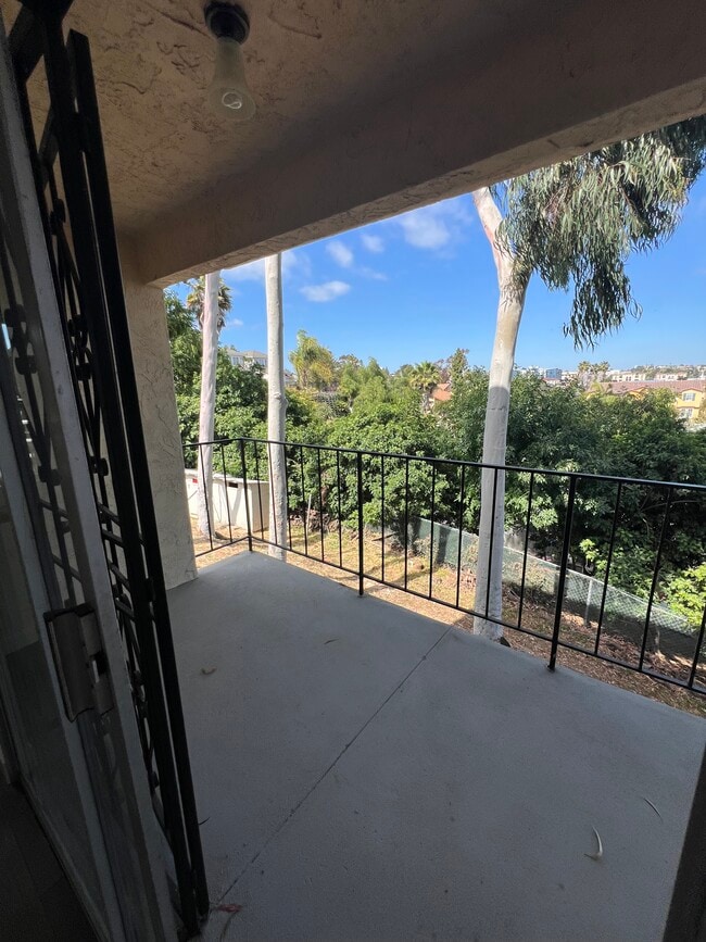 Photo - 1702 E 7th St