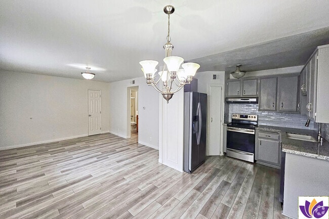 Building Photo - 18555 Collins St Unit C10 Rental