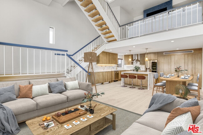 Building Photo - 986 Granville Ave Unit 6