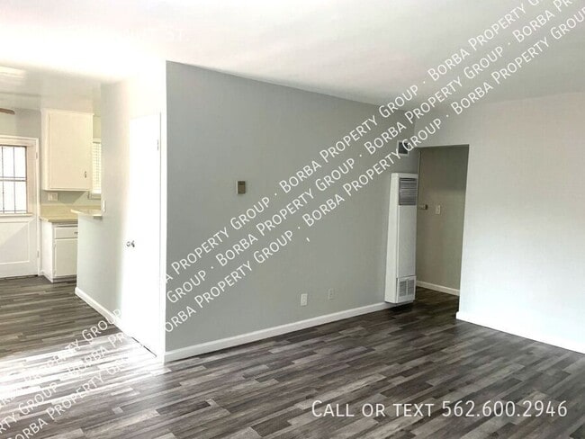 Photo - 12015 Walnut St