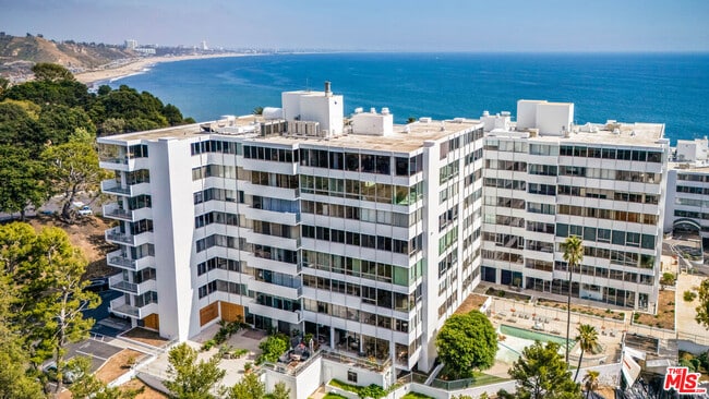 Building Photo - 17352 Sunset Blvd Unit 606