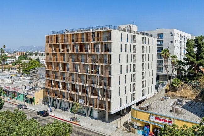 Building Photo - Third Thyme