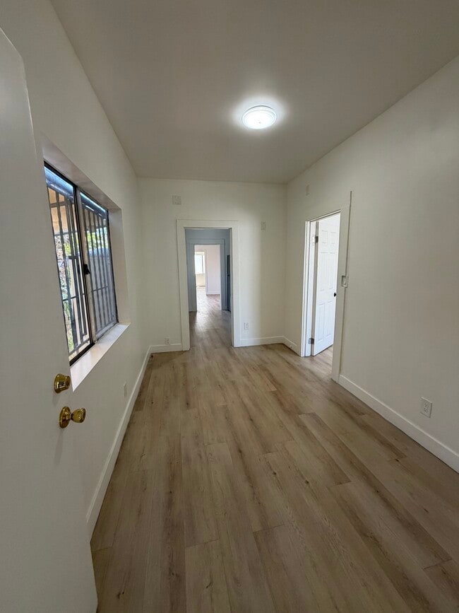 Photo - 2139 Venice Blvd Unit 2139 Venice Blvd