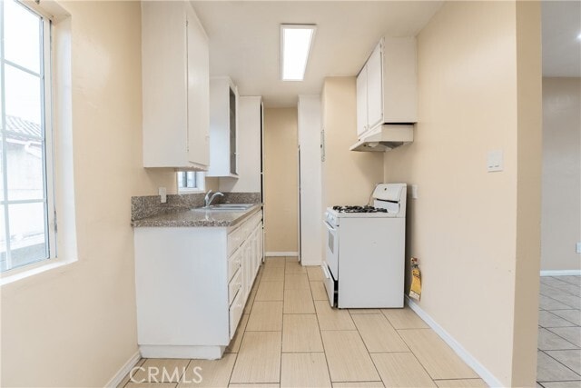 Photo - 921 Carob Way