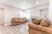 Photo - 1527 N Screenland Dr House
