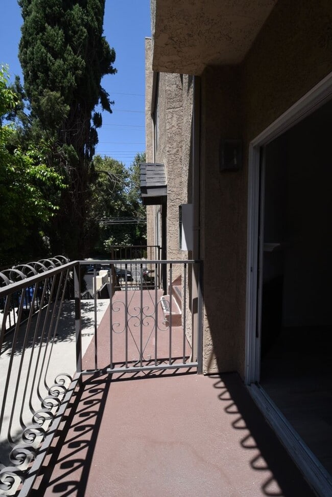 Photo - 11434 Moorpark St Unit 102
