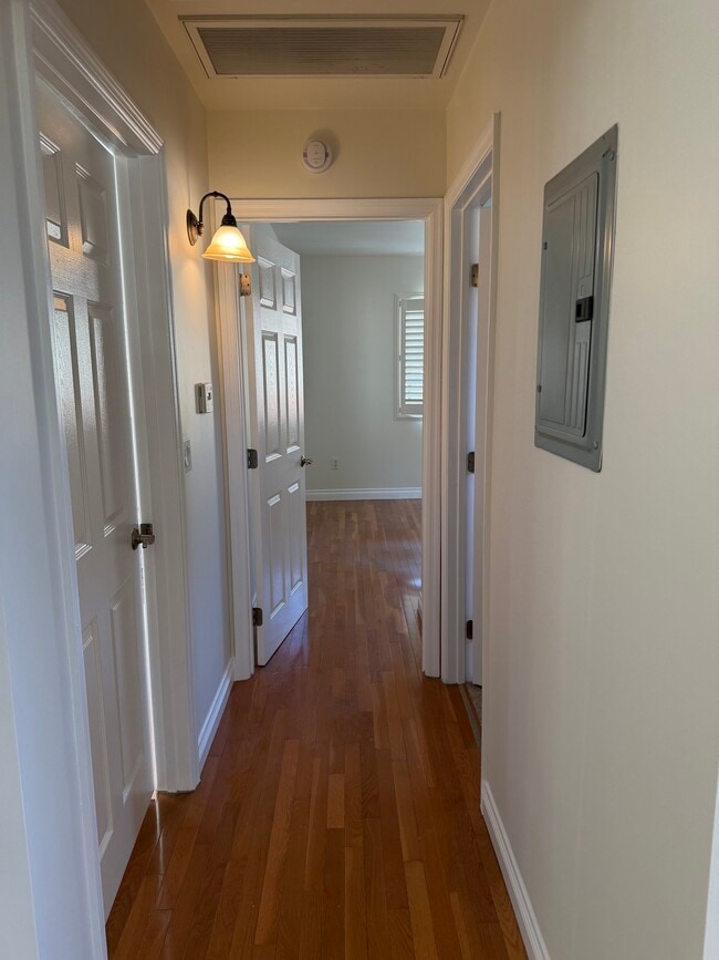 Hallway - 1513 N Altadena Dr Unit Second Floor