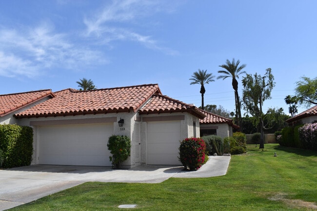 Building Photo - 113 Vitoria Ln Rental