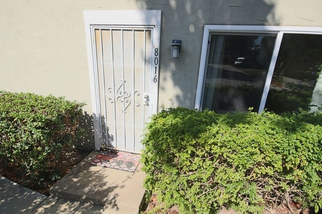 Large spacious 2 Bedroom in UTC - Large spacious 2 Bedroom in UTC Condo
