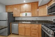Kitchen - 271 S Church Ln Unit 271