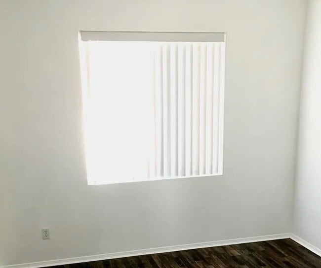 Photo - 4960 Tyler St