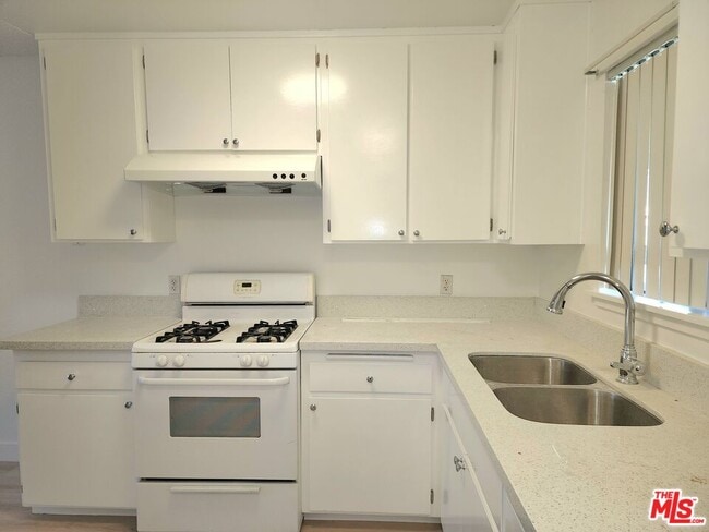 Photo - 1451 Michigan Ave Unit 17