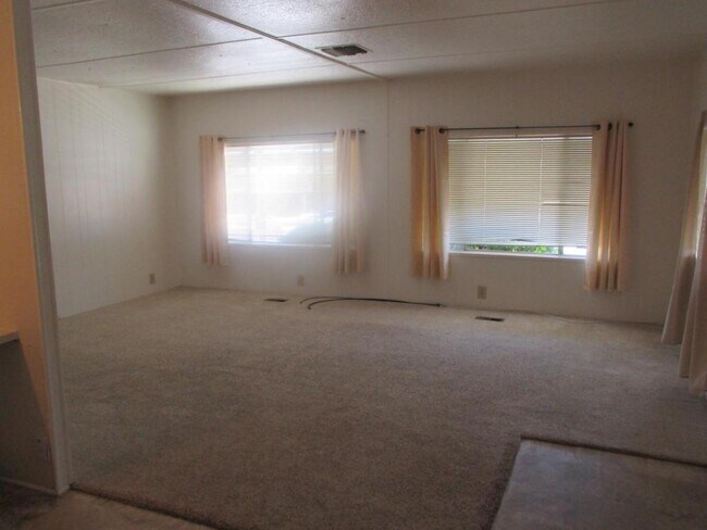 Photo - 848 S Lyon Ave